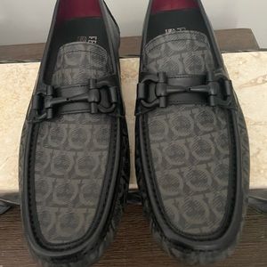 New Salvatore Ferragamo with no tag. Size 10D